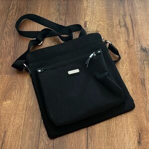 Baggallini black crossbody